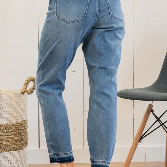 Judy Blue Relaxed Therma Denim Boyfriend Jeans Women's Plus Size 20W H13658 - Picture 7 of 11